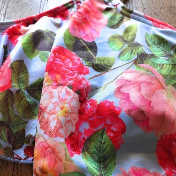 MinkPink Floral Flutter Bikini‎ Top - Picture 3 of 6